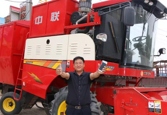 南陽陳先生采購鄭州中聯(lián)4HZJ-2500自走式花生撿拾收獲機 2-2.jpg