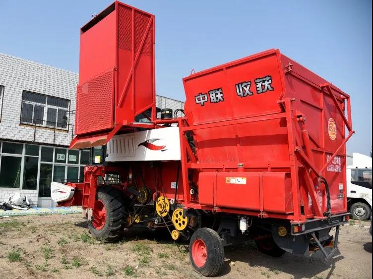 內(nèi)行首肯的“過硬品質(zhì)”!老農(nóng)機(jī)手情有獨(dú)鐘中聯(lián)收獲花生機(jī)